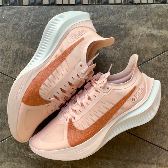 nike zoom gravity echo pink